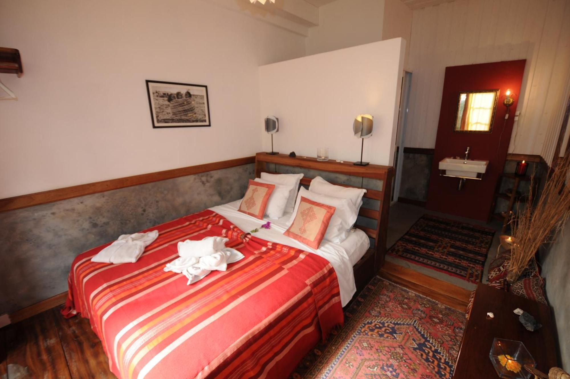 The Colonial Guest House Sao Filipe Exterior photo